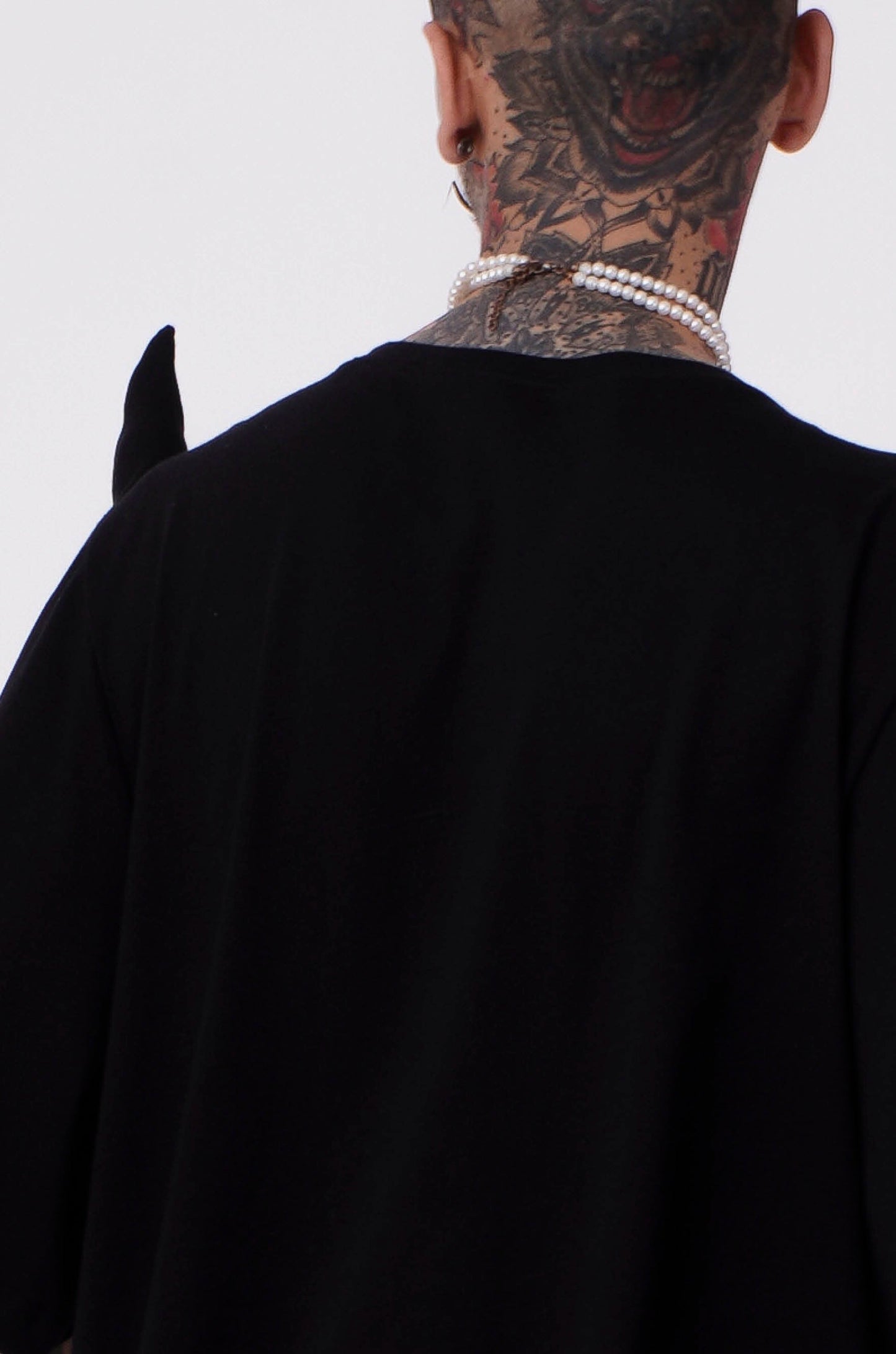 The Devil Wears Huemn T-Shirt 2.0 (Black)