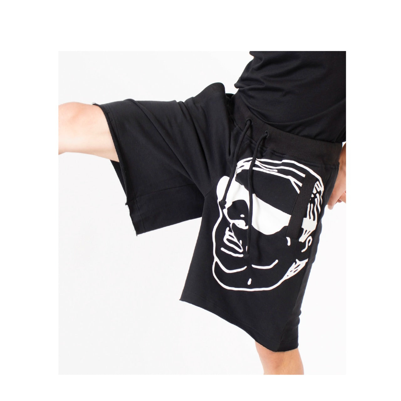 Diversity 1.1 Shorts (Black)