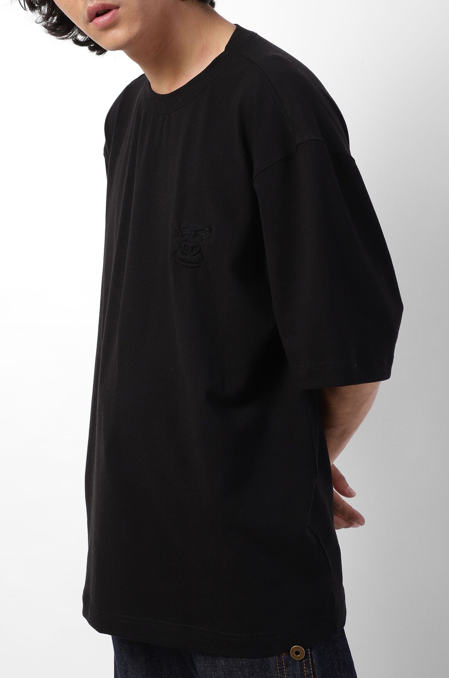 Huemn Evolution Gorilla Insignia T-Shirt (Black)