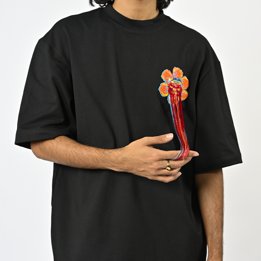 Hand-embroidered floral t-shirt (Black)