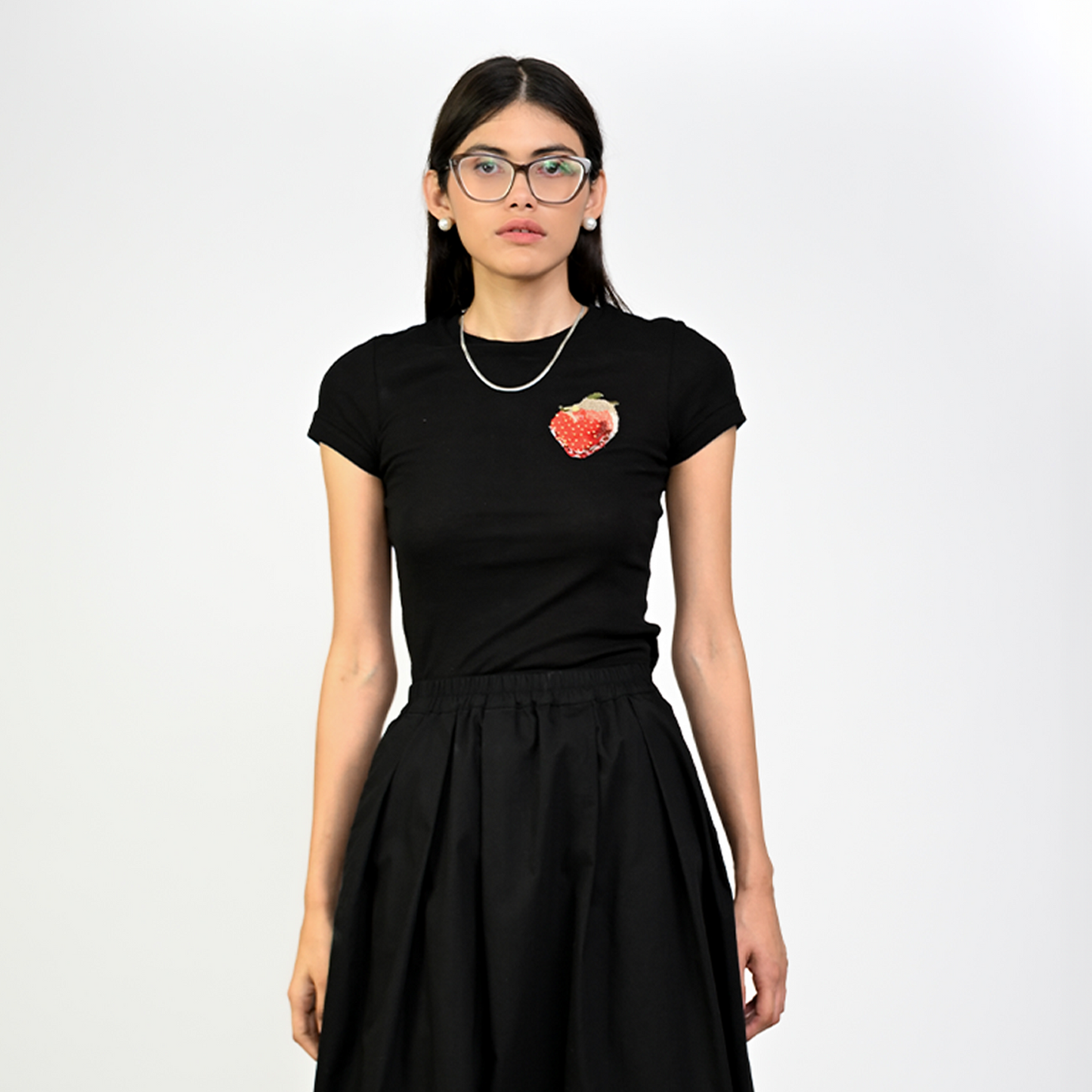 Embroidered Fitted T-shirt (Black)