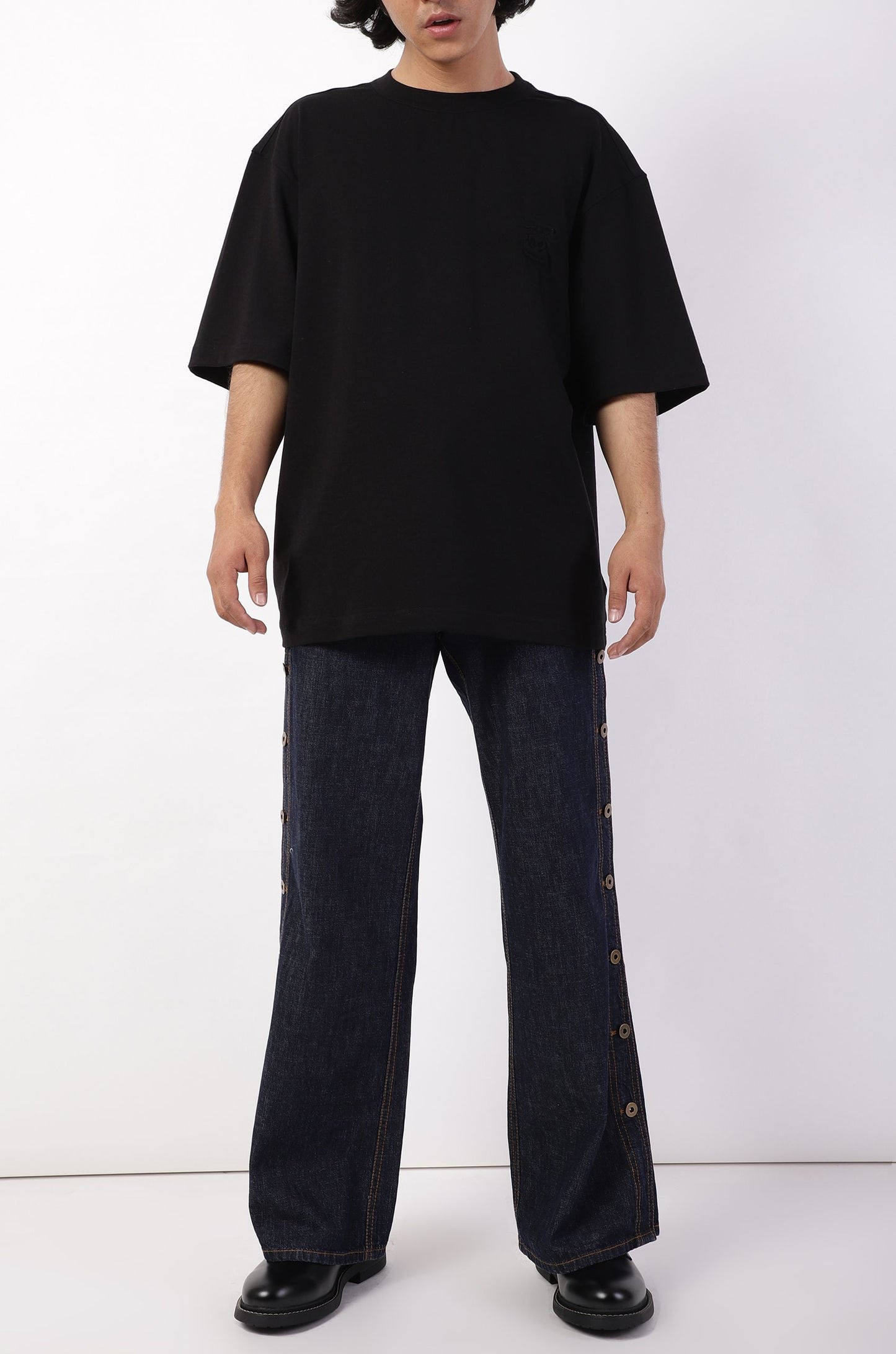 Huemn Evolution Gorilla Insignia T-Shirt (Black)