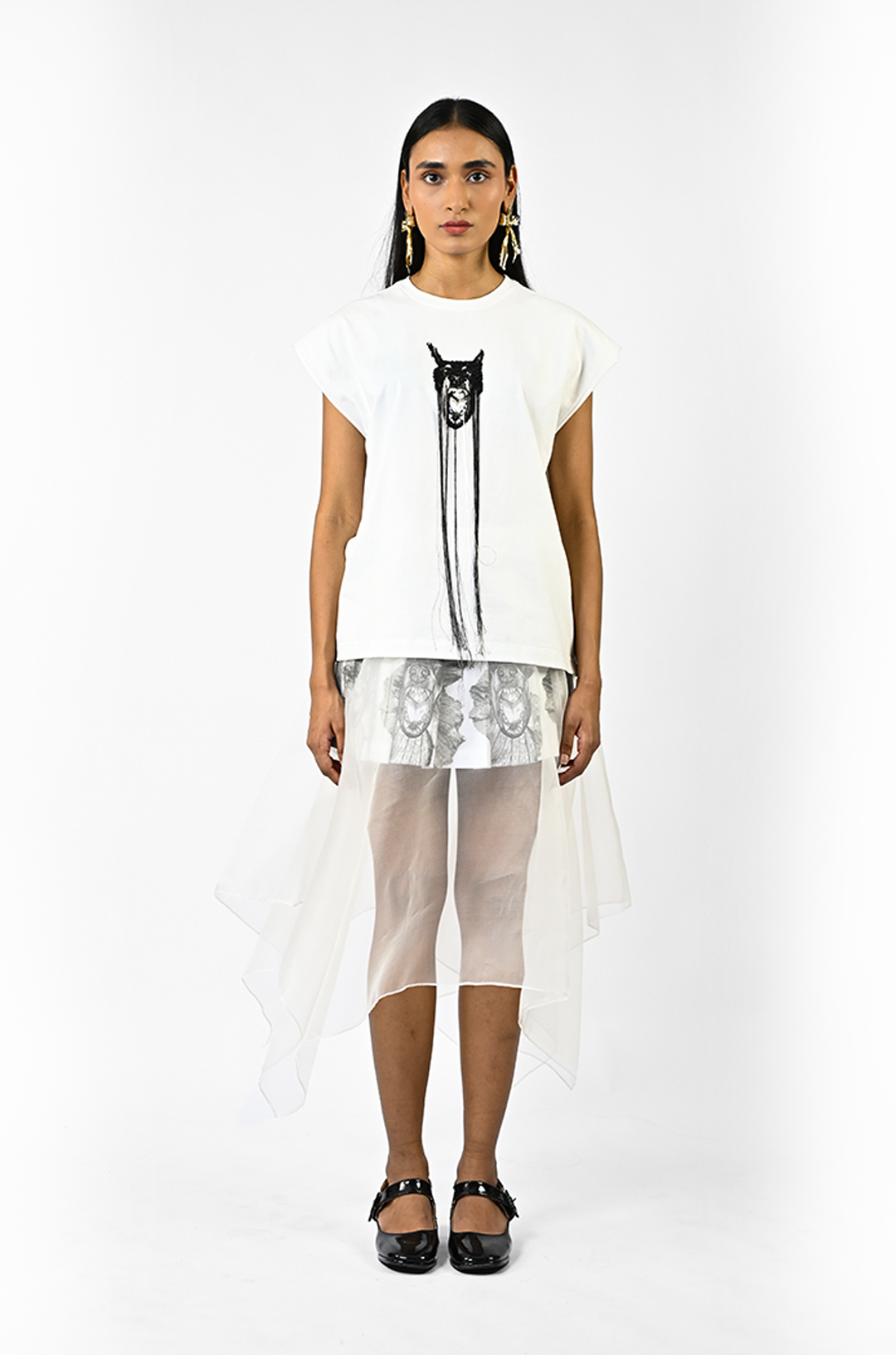 Hand-embroidered canine top with hanging silk threads (Women's) - White