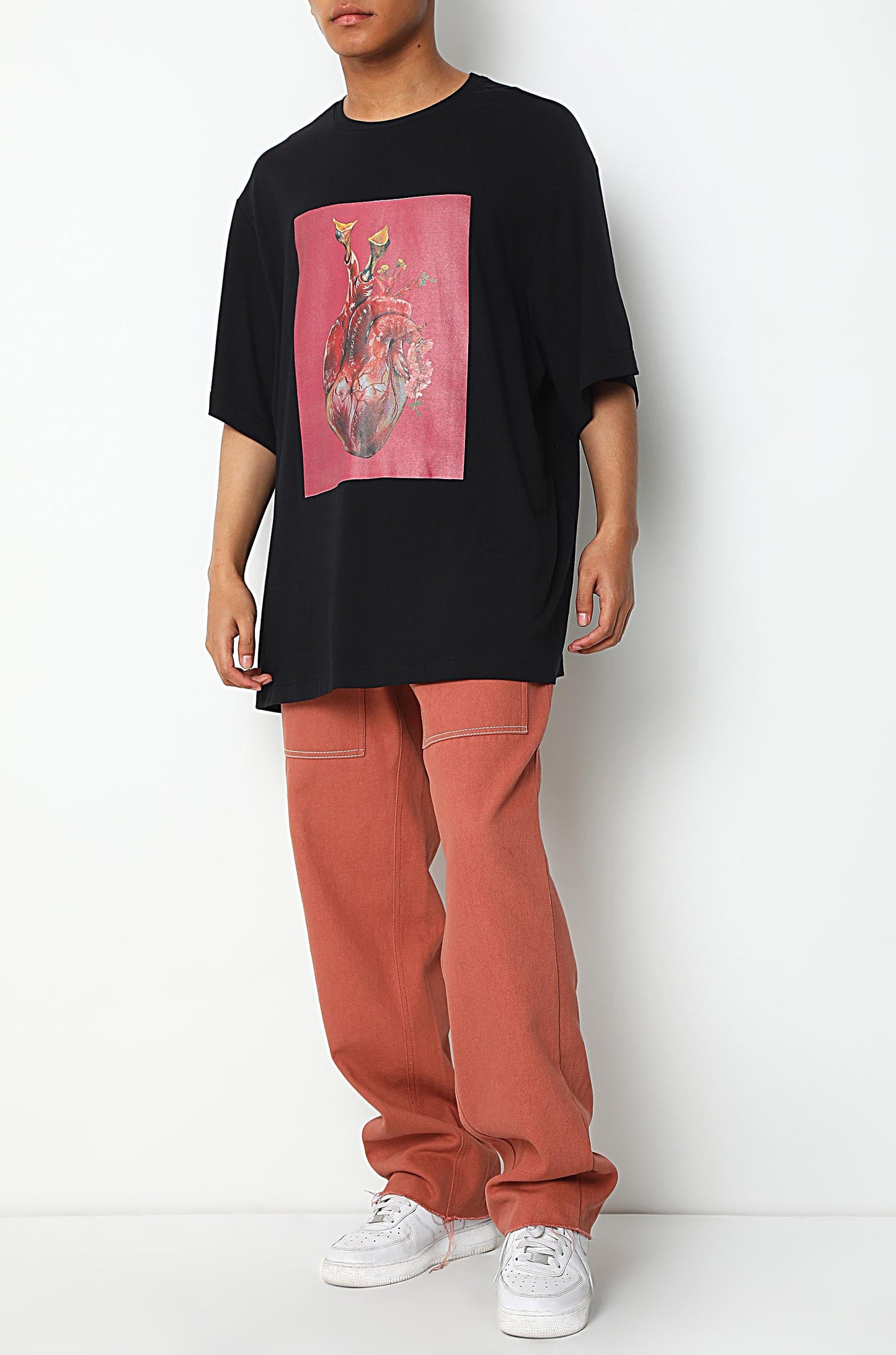 'Birth Of A Heart' Print T-Shirt (Black)