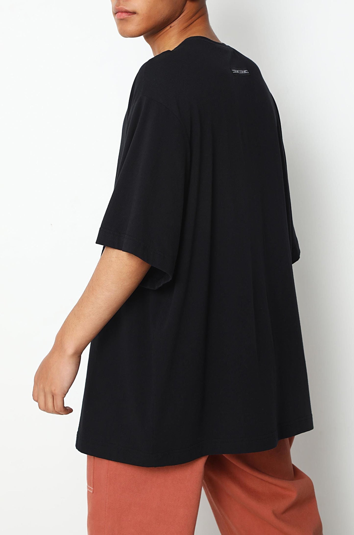 'Birth Of A Heart' Print T-Shirt (Black)