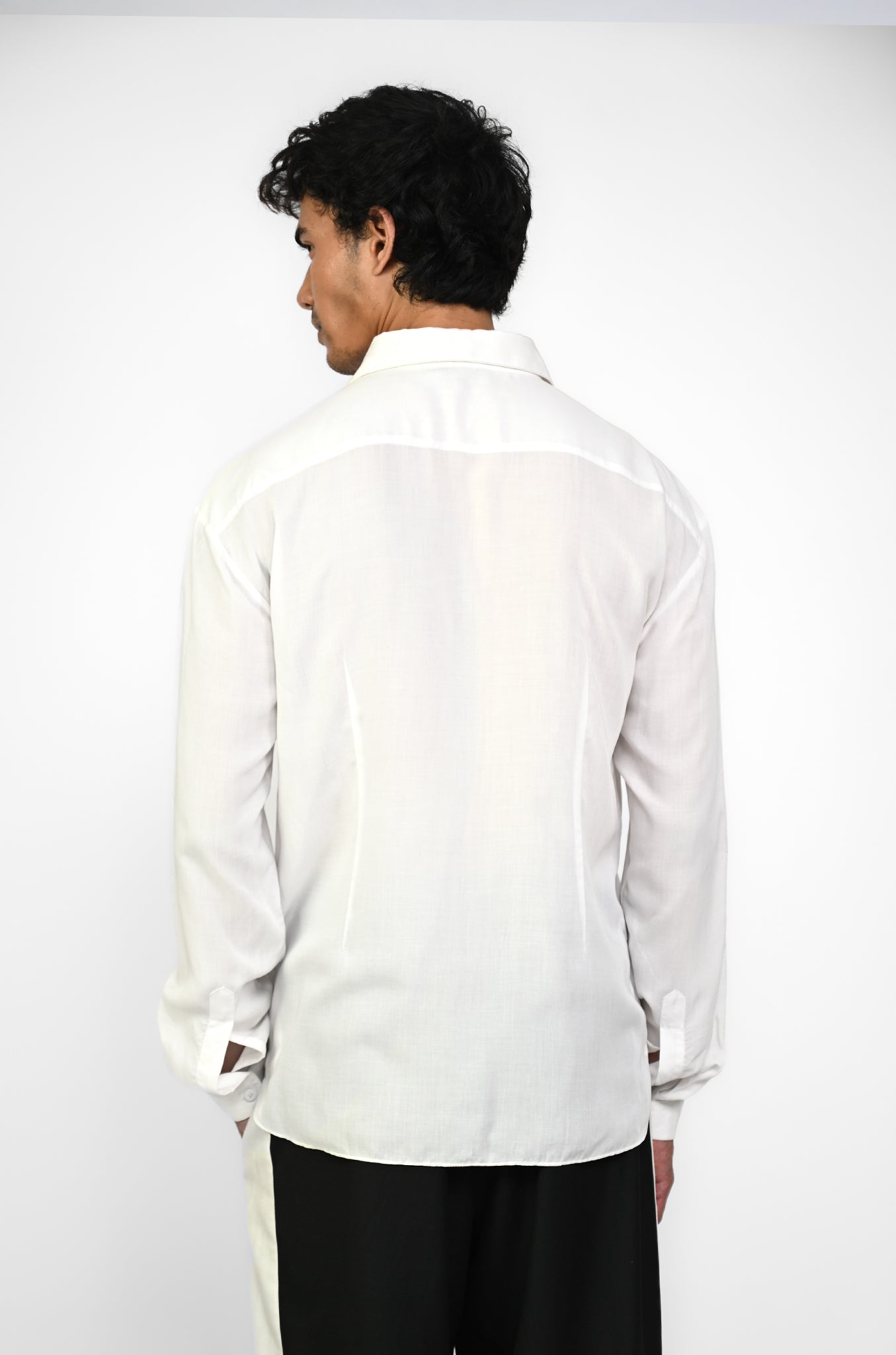 Embroidered logo cotton shirt (White)