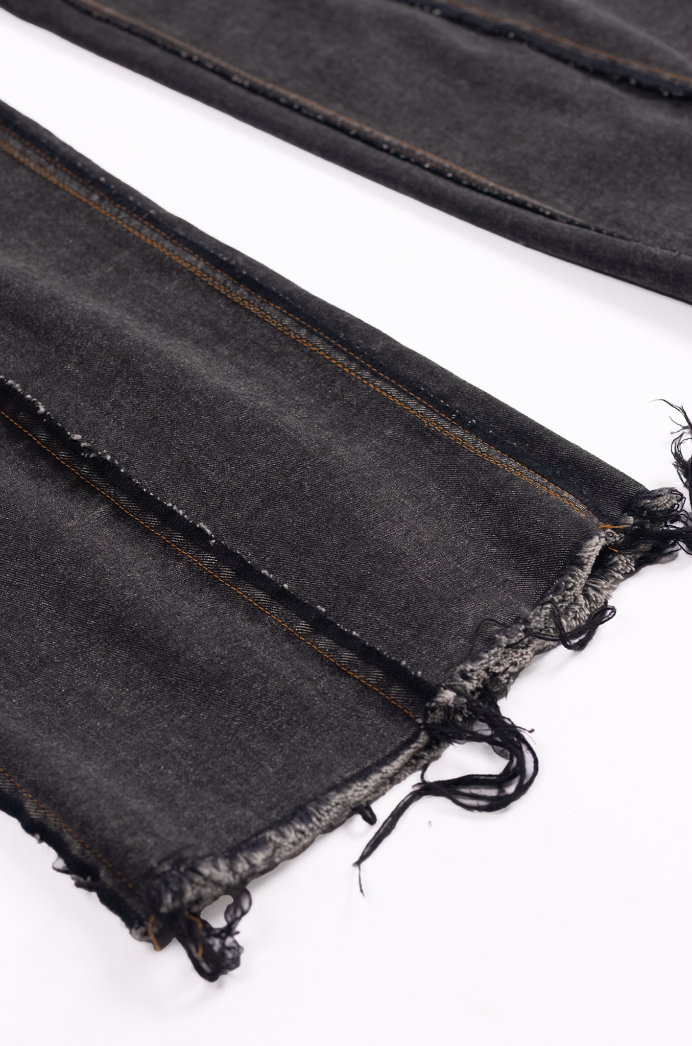 Inside out low-waisted denim (Black)