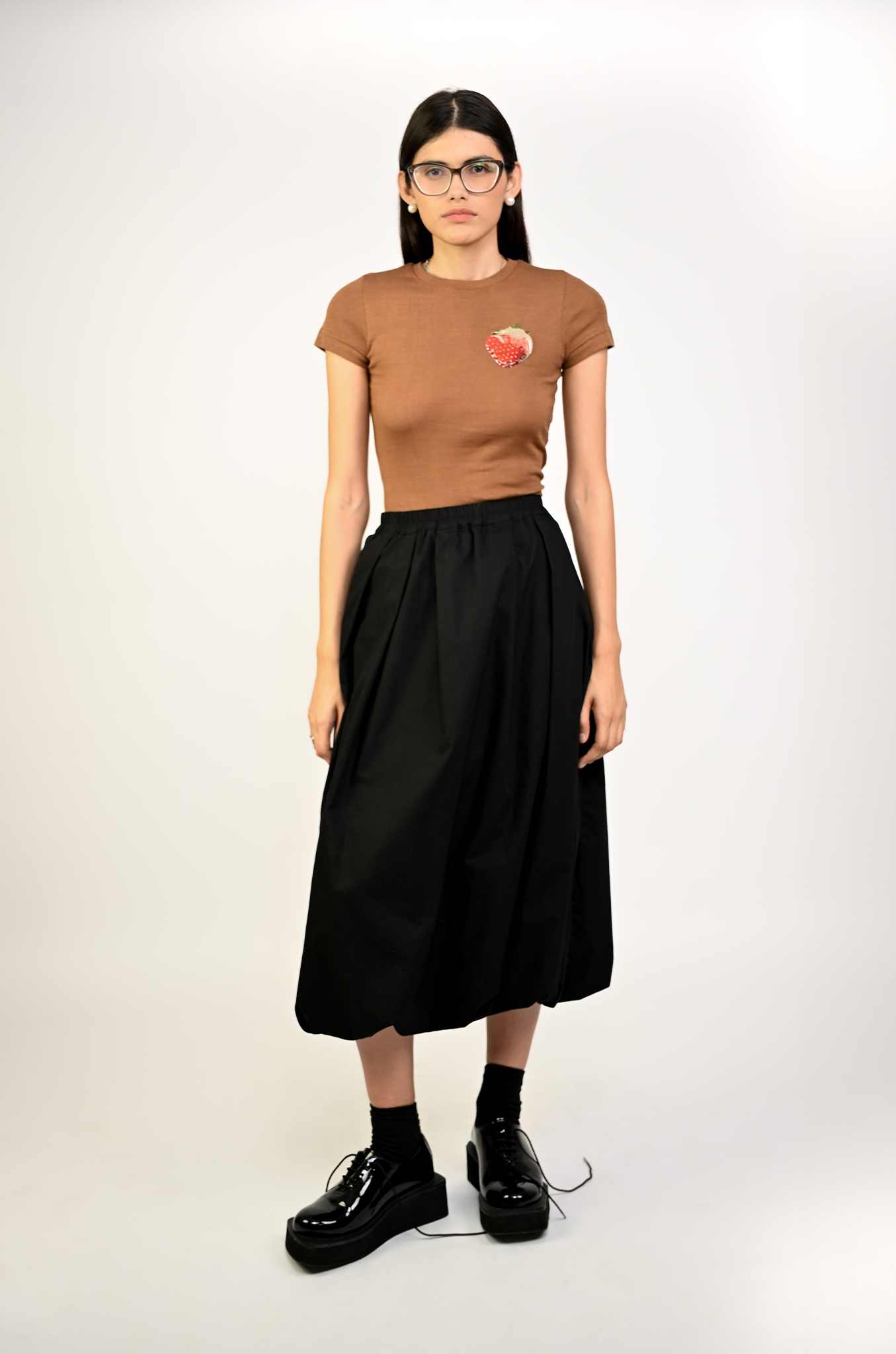 Embroidered Fitted T-shirt (Brown)