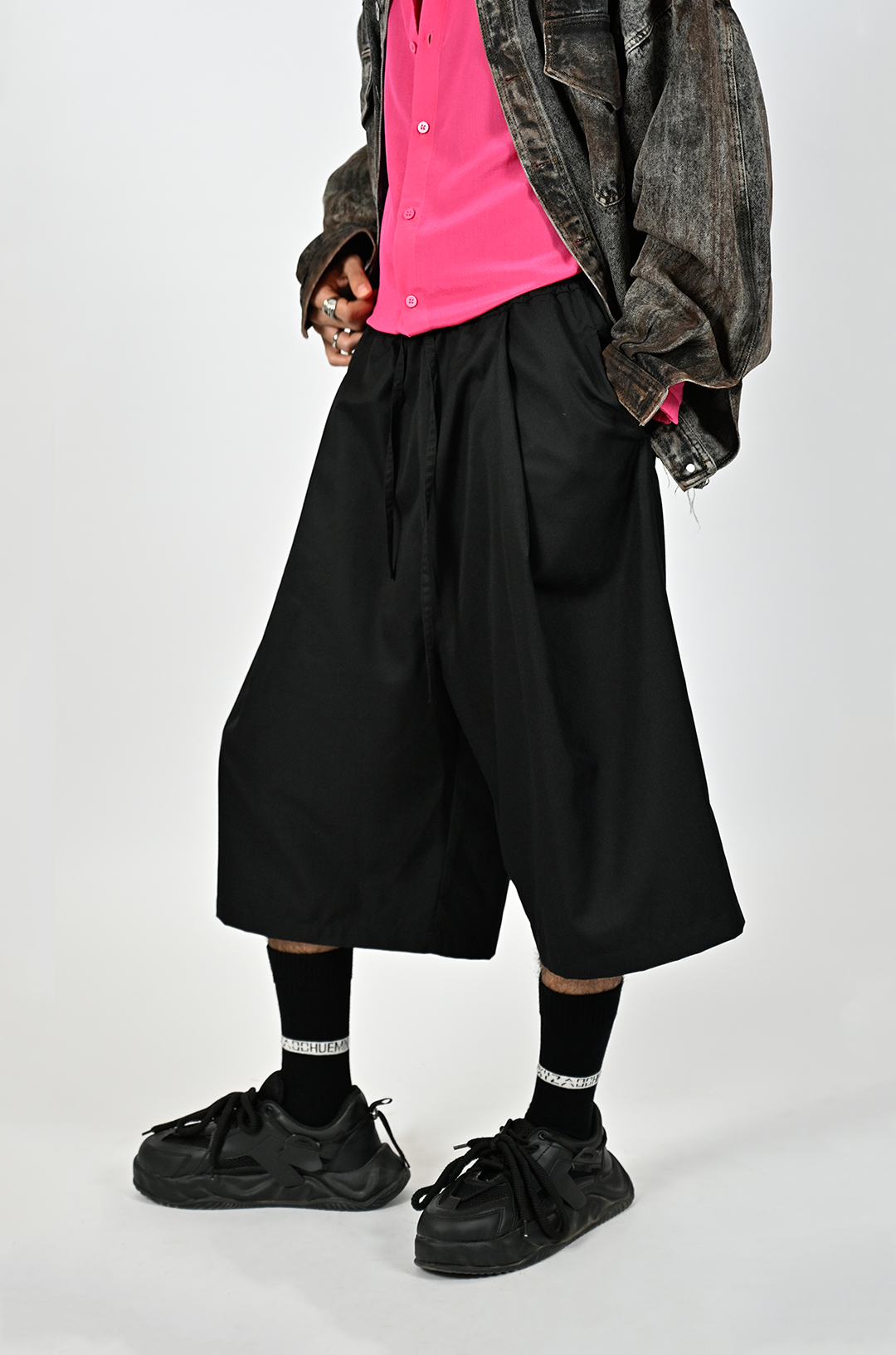 Pleated culottes (Black)