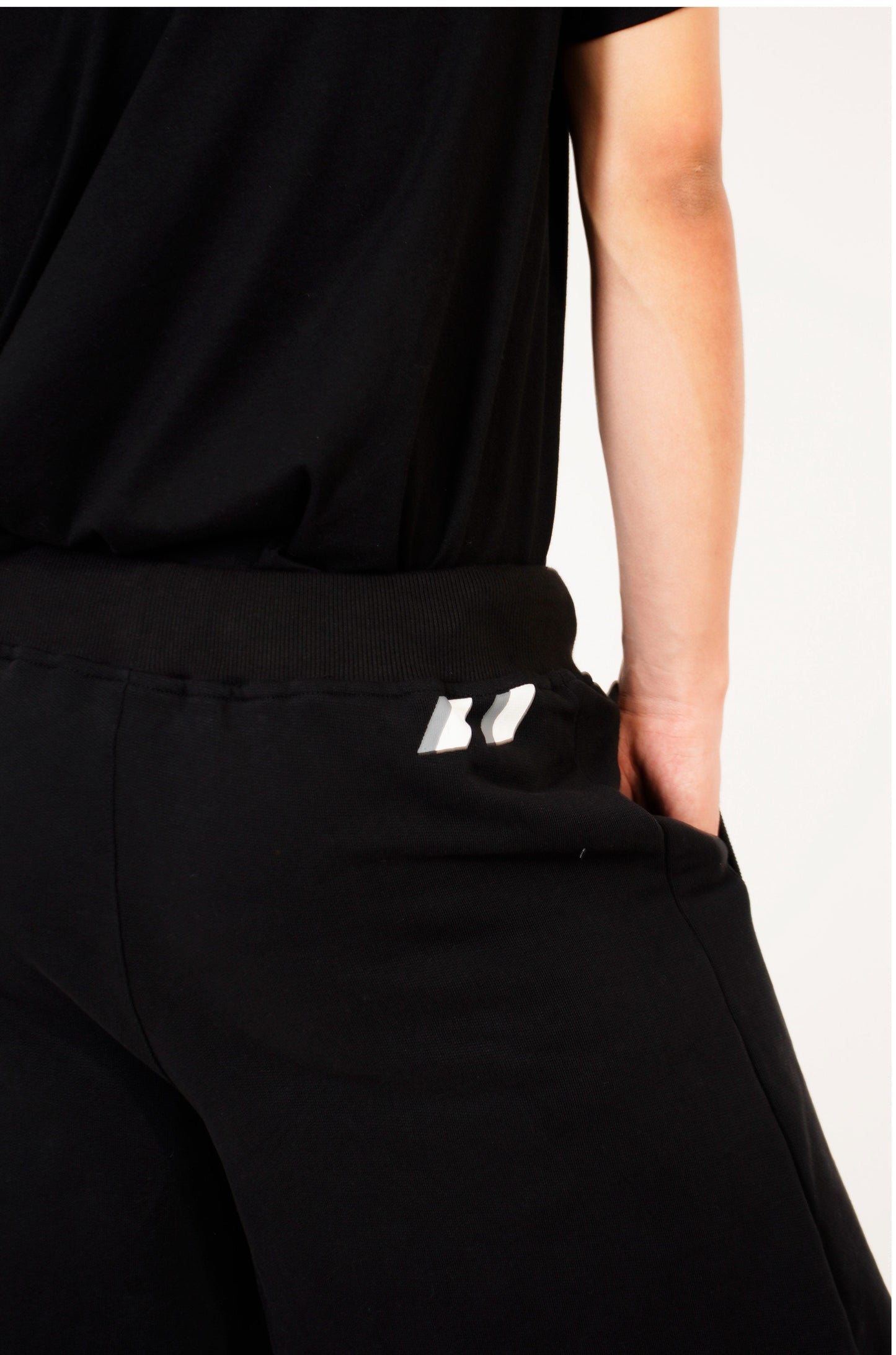 Diversity 1.1 Shorts (Black)