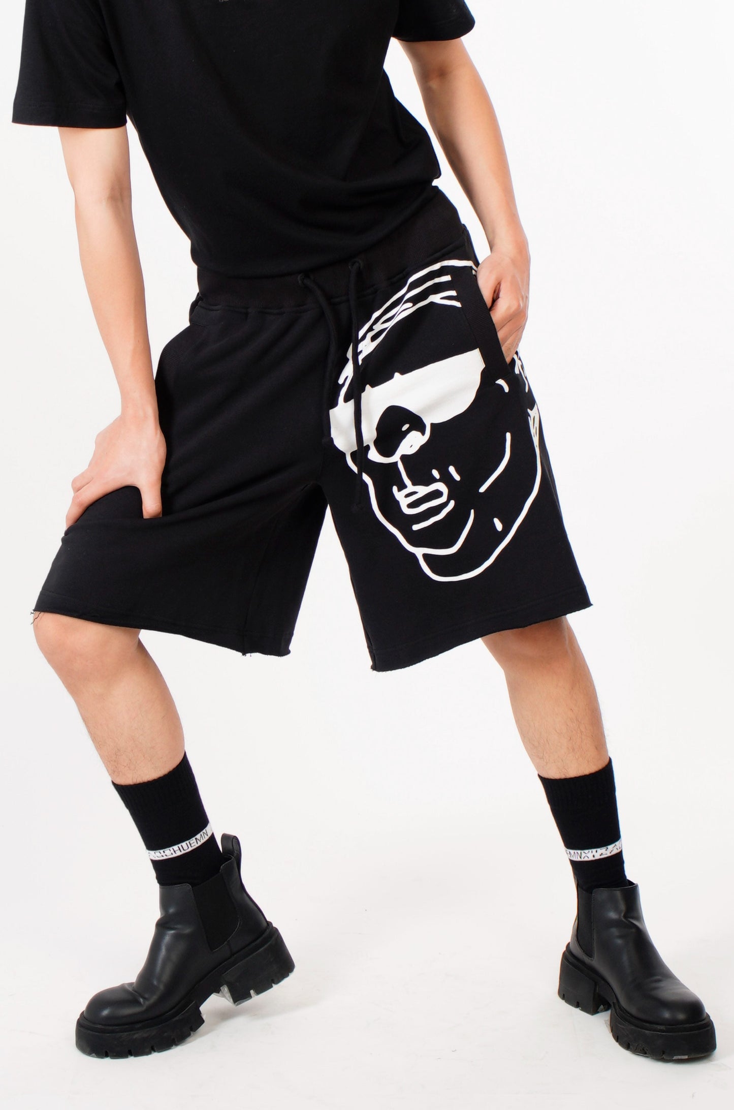 Diversity 1.1 Shorts (Black)