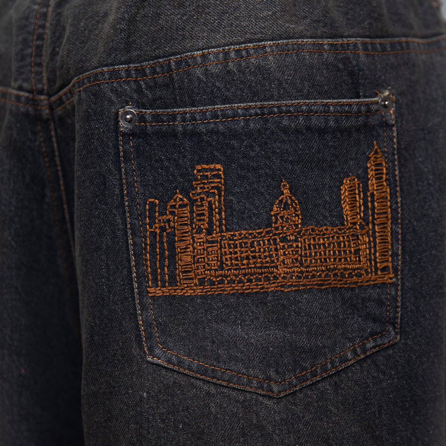 Royal Enfield Hunter 350 x HUEMN Skyline dark-washed denim (Black)