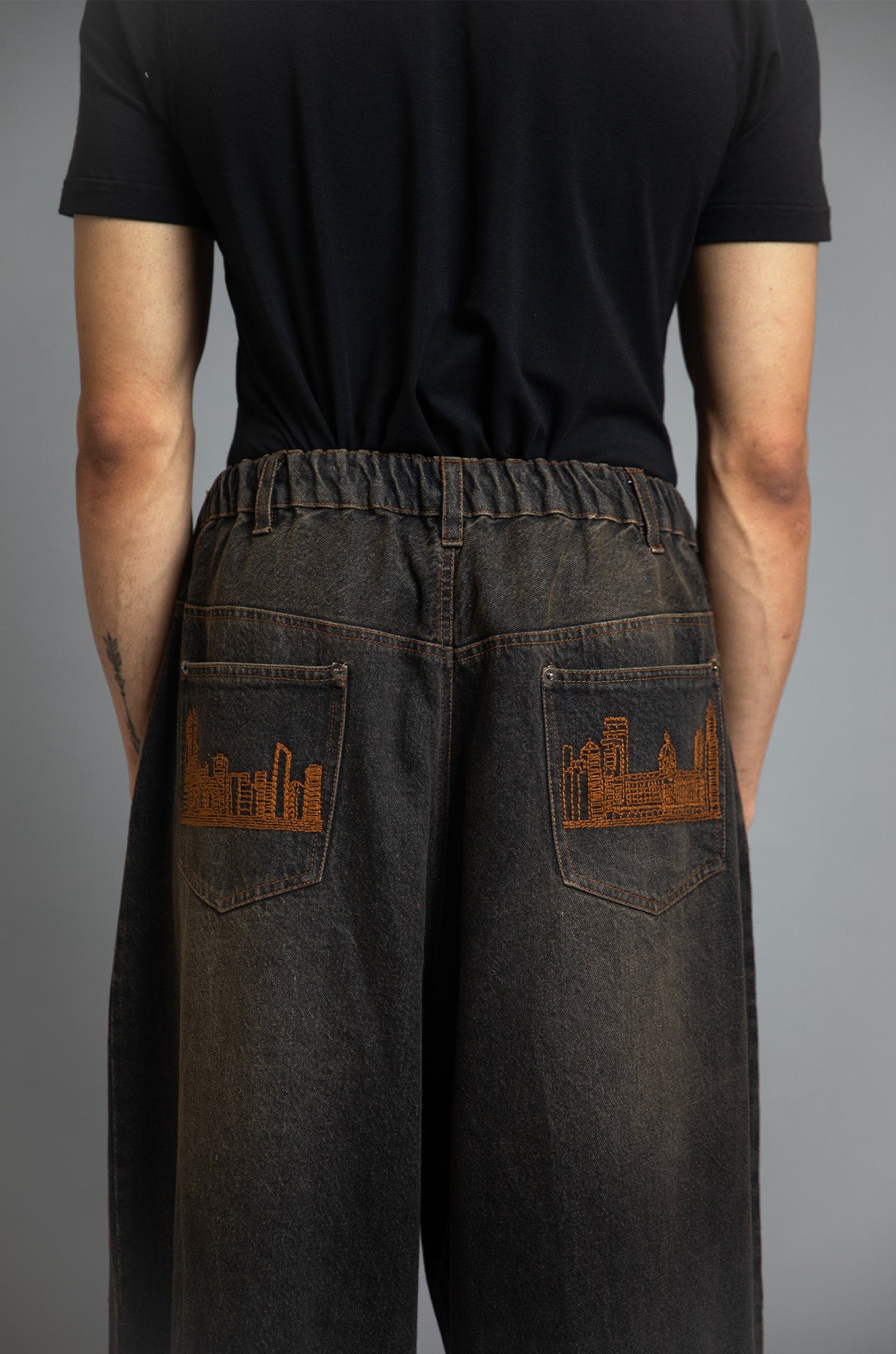 Royal Enfield Hunter 350 x HUEMN Skyline dark-washed denim (Black)