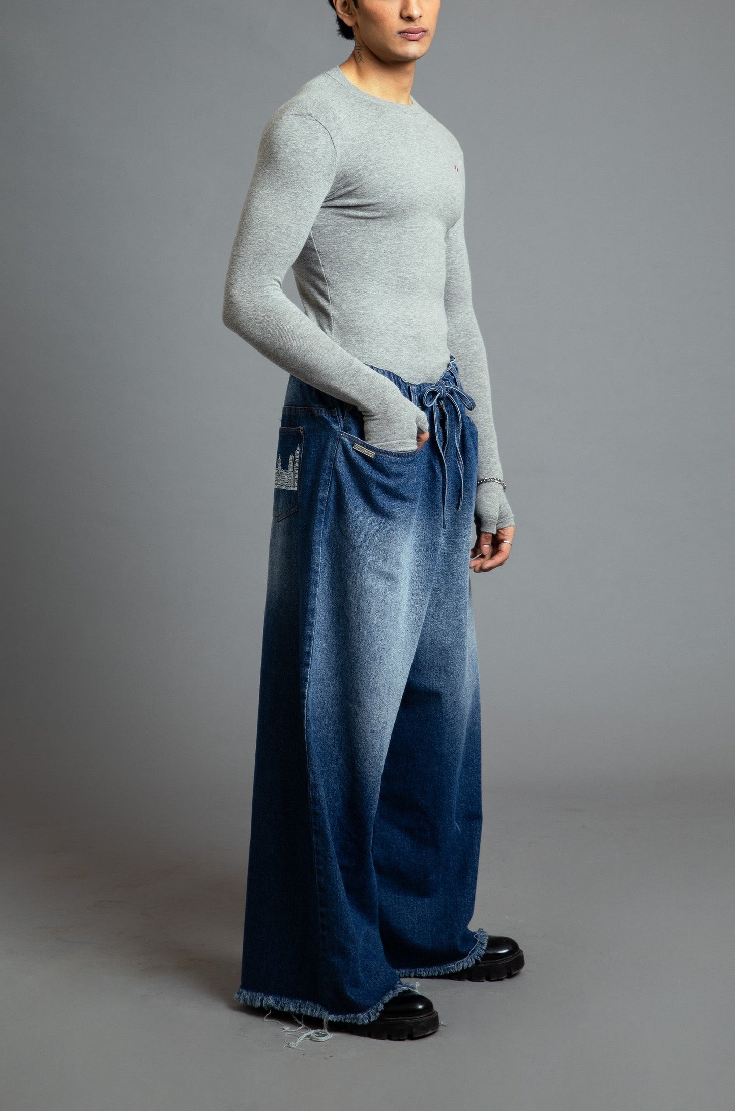 Royal Enfield Hunter 350 x HUEMN dark-washed denim (Indigo)