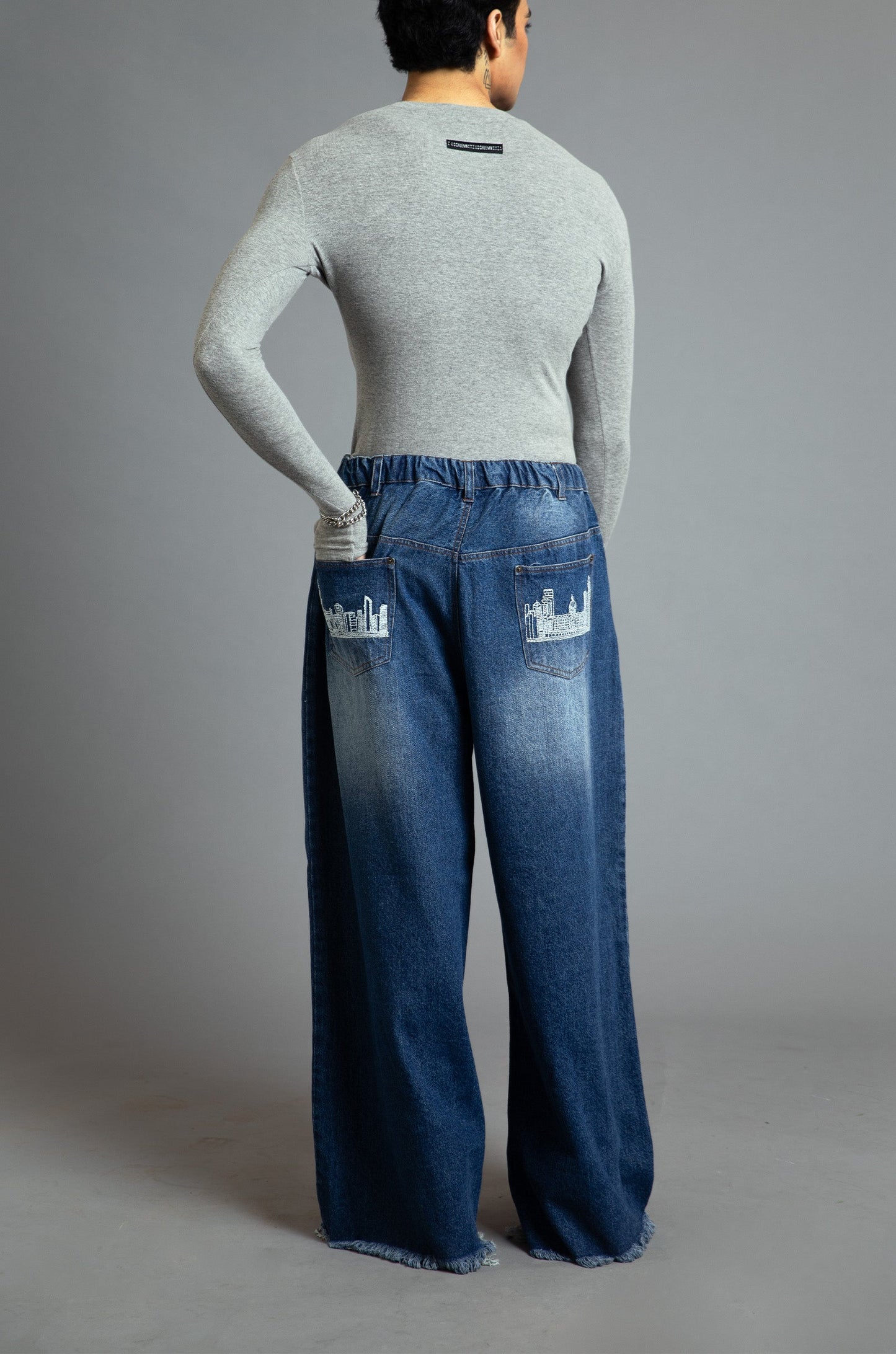 Royal Enfield Hunter 350 x HUEMN dark-washed denim (Indigo)