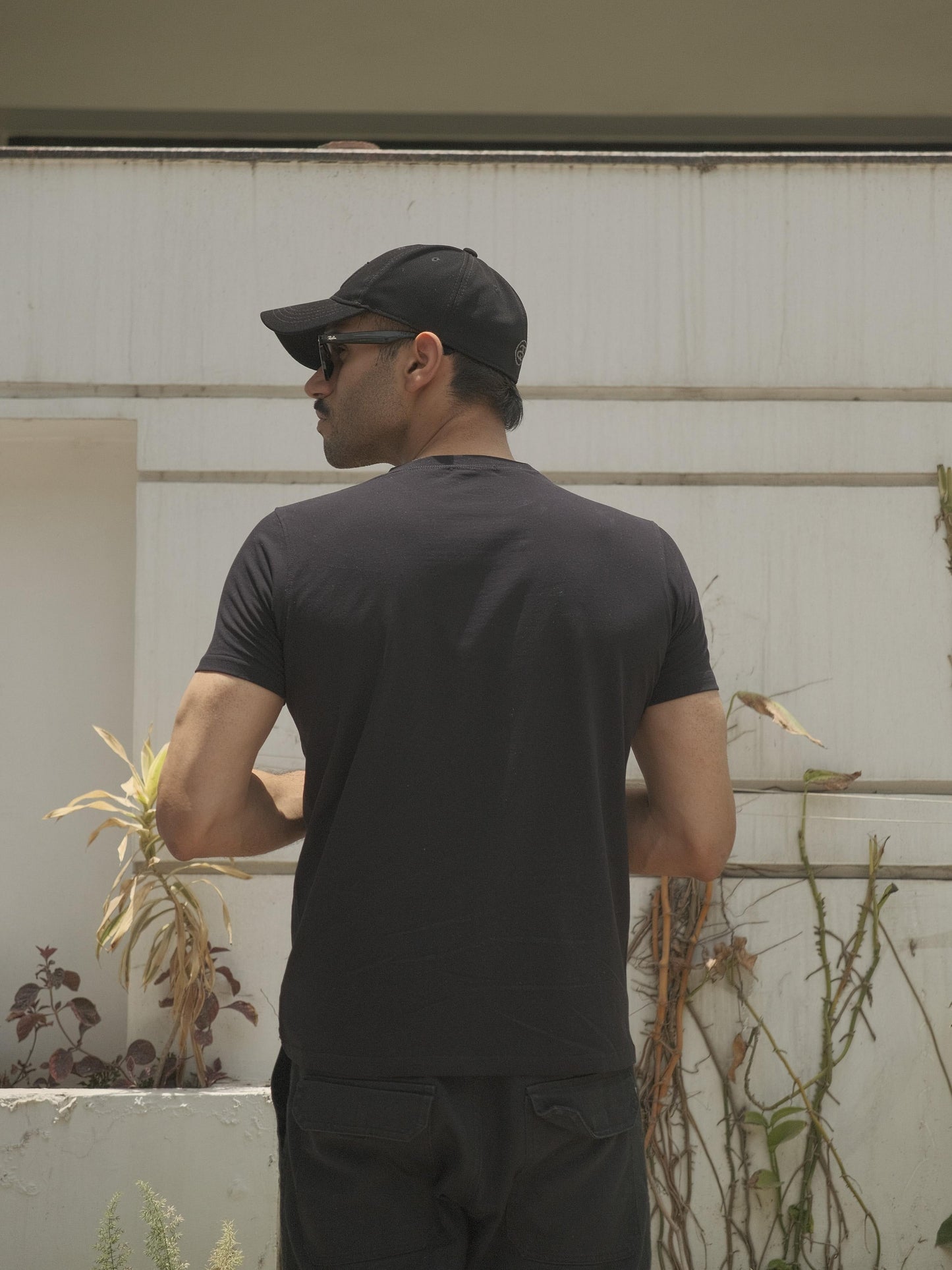 Basic Slim Fit T-shirt -Black