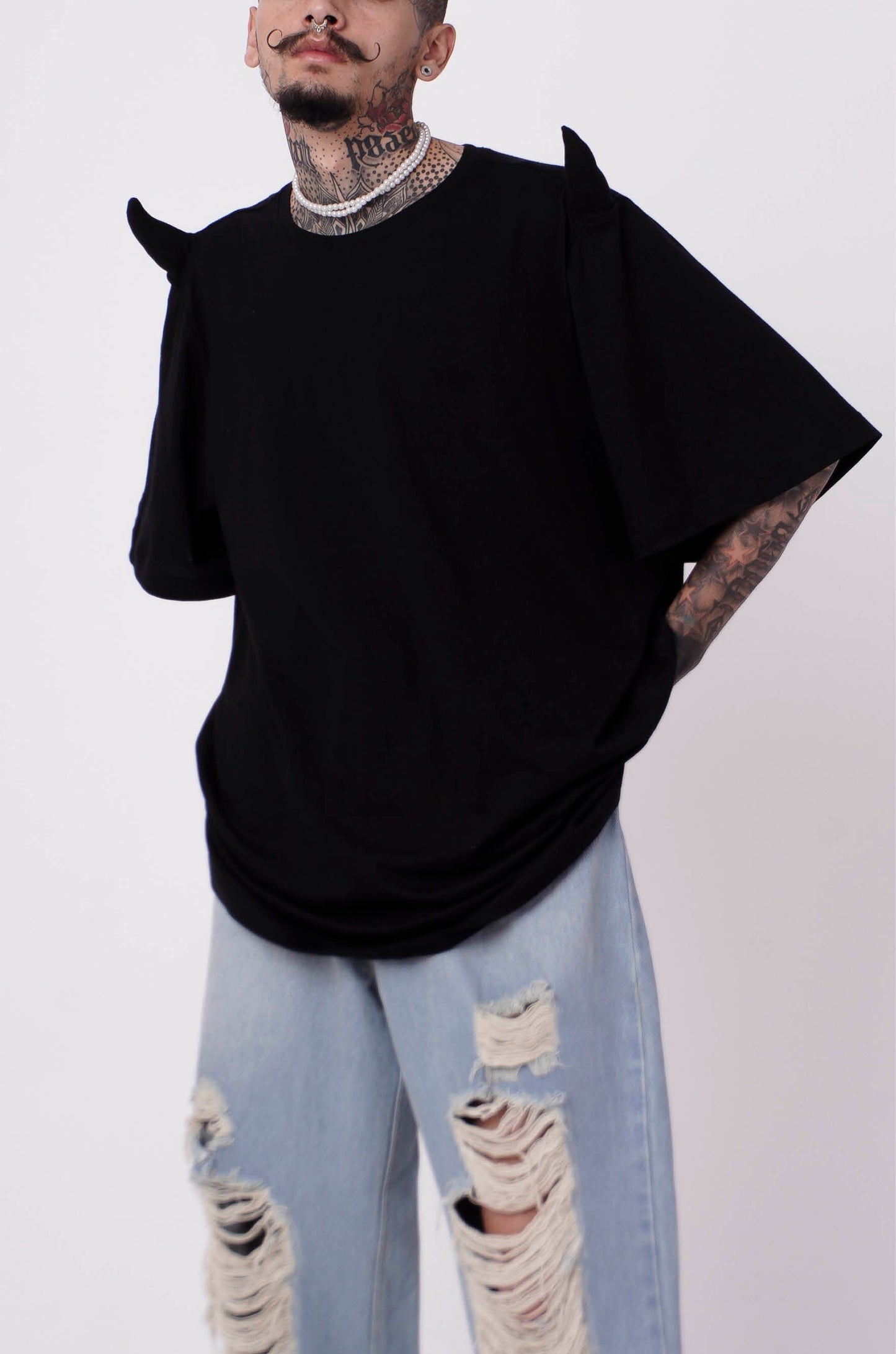 The Devil Wears Huemn T-Shirt 2.0 (Black)