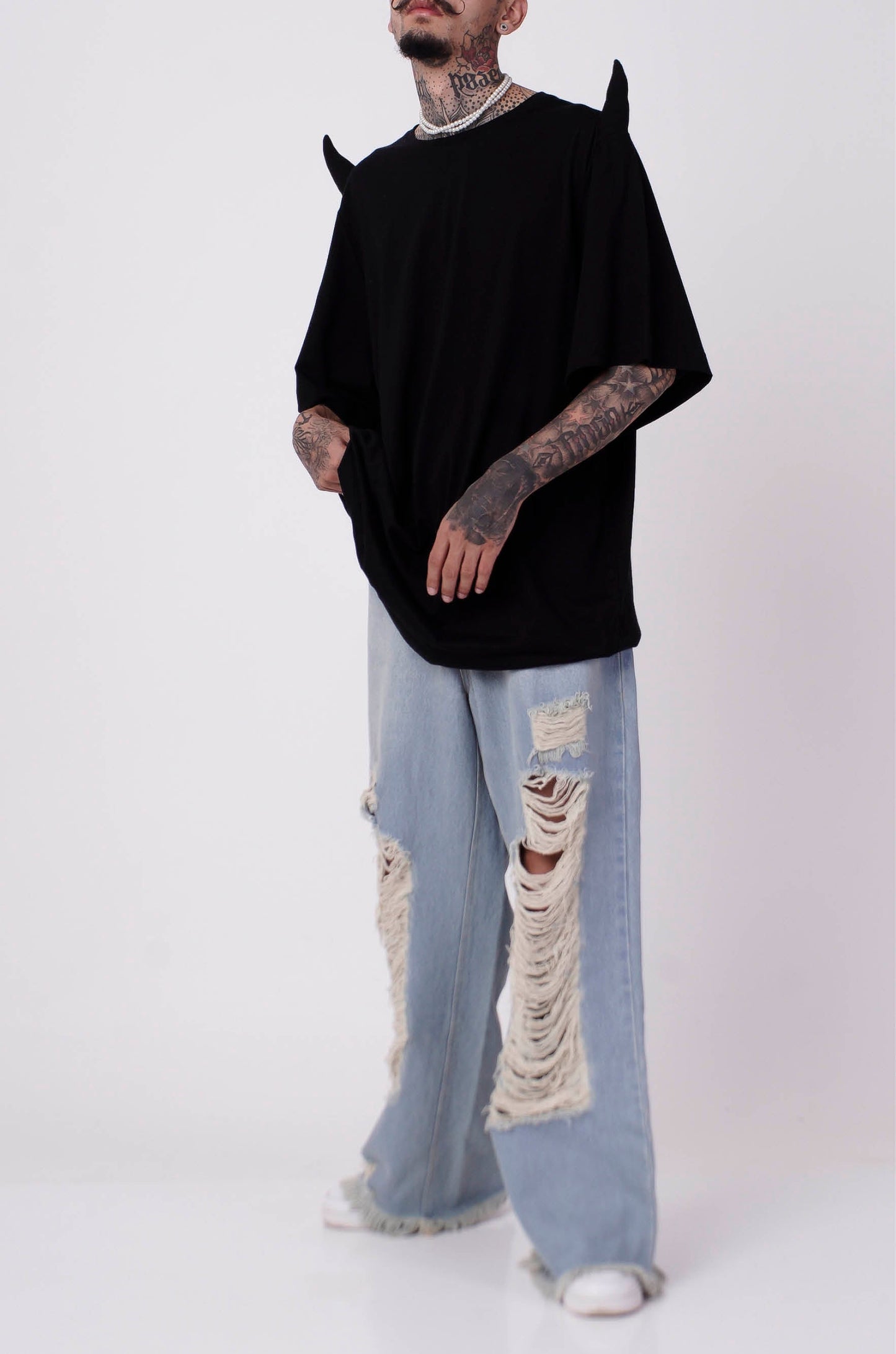 The Devil Wears Huemn T-Shirt 2.0 (Black)