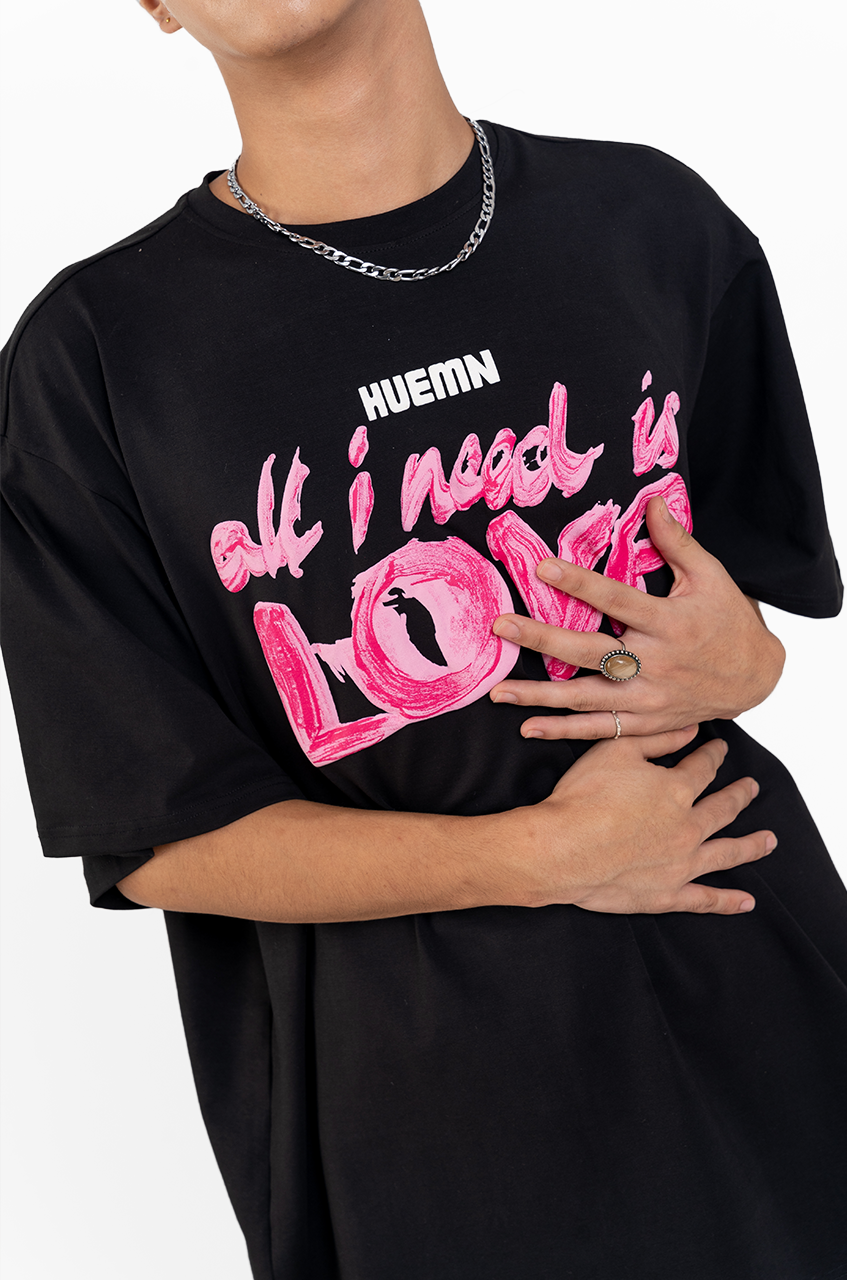 Love T-Shirt (Black)
