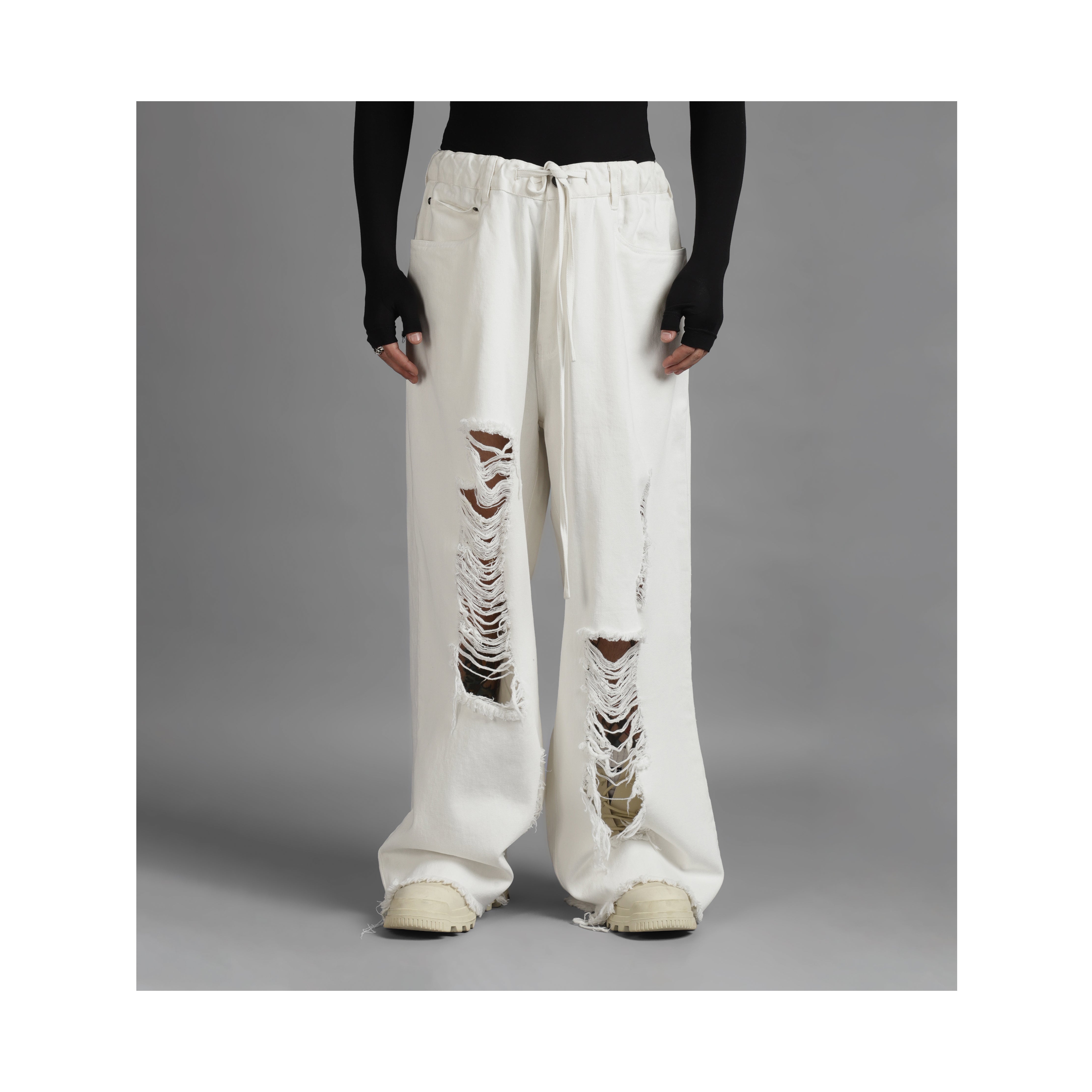 SuperHUEMN Classic Distressed Jeans (White)