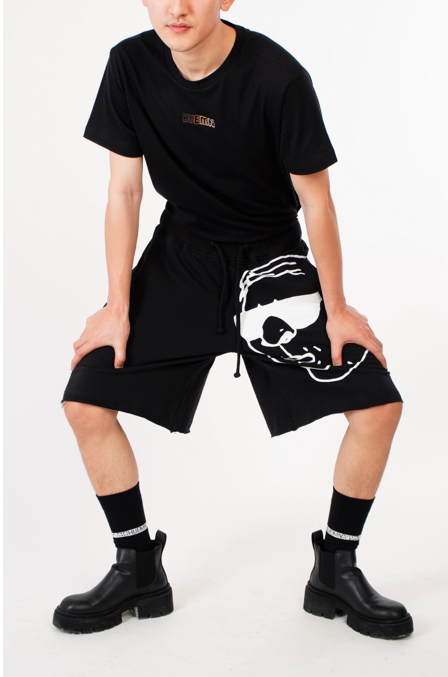 Diversity 1.1 Shorts (Black)