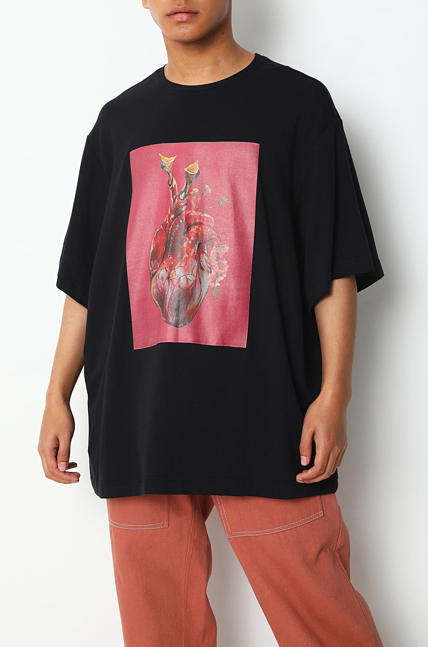 'Birth Of A Heart' Print T-Shirt (Black)