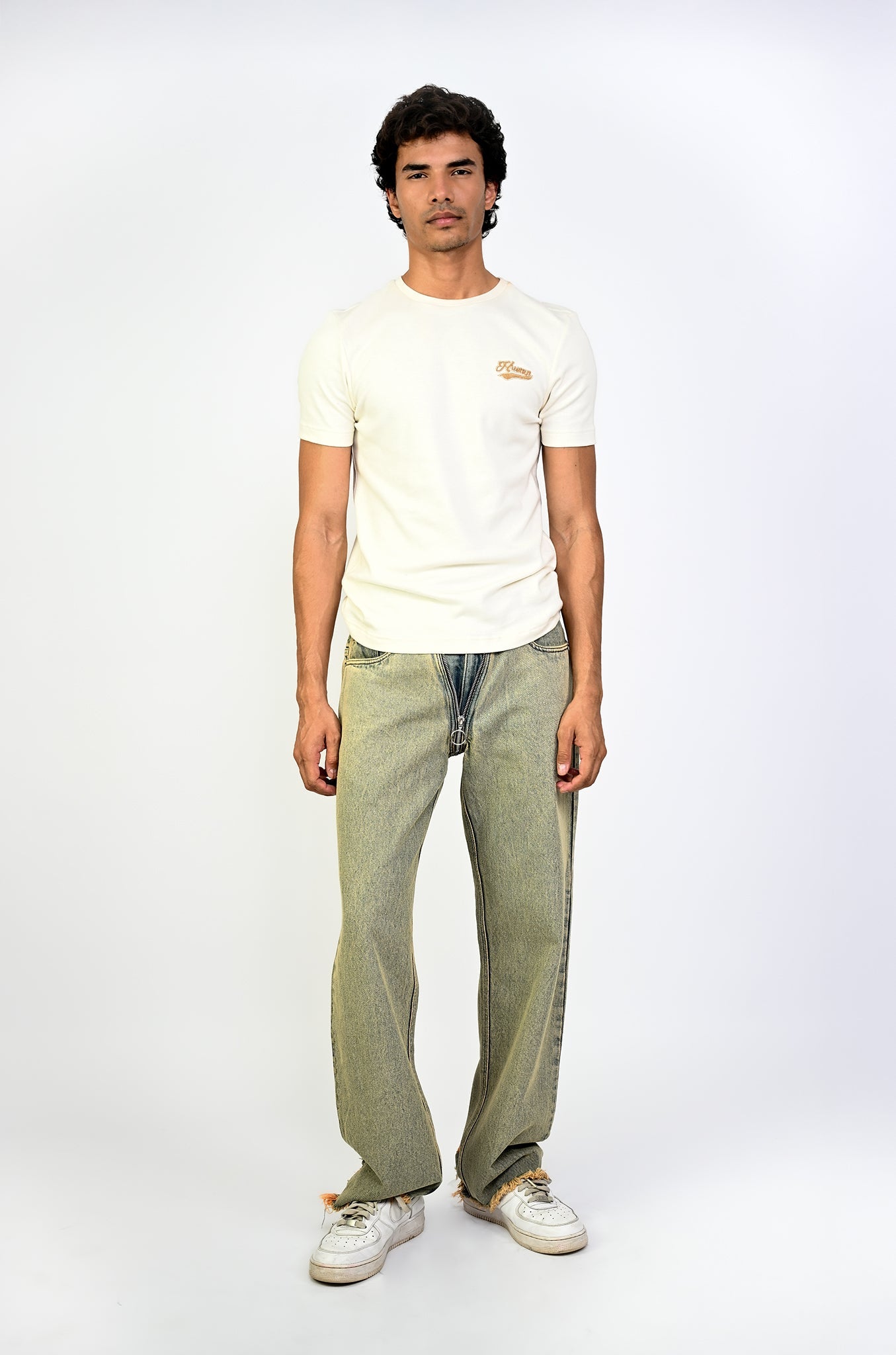 Vintage straight fit denim with zippered detail (Indigo)