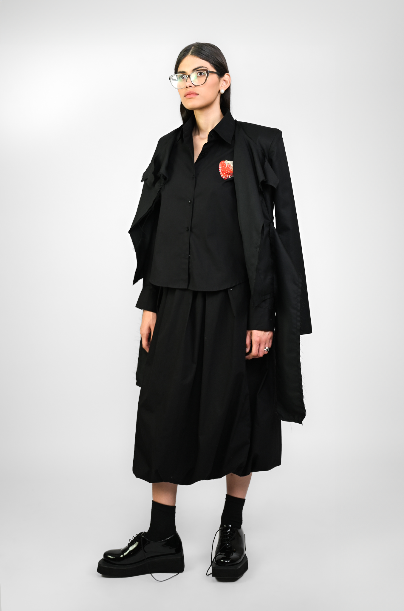 Embroidered shirt (Black)