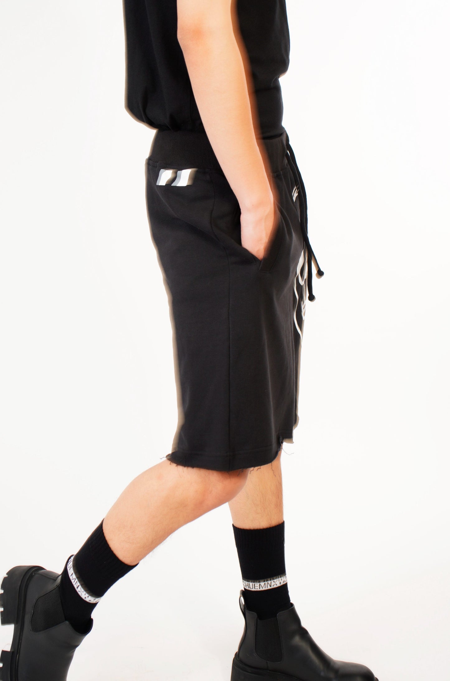 Diversity 1.1 Shorts (Black)