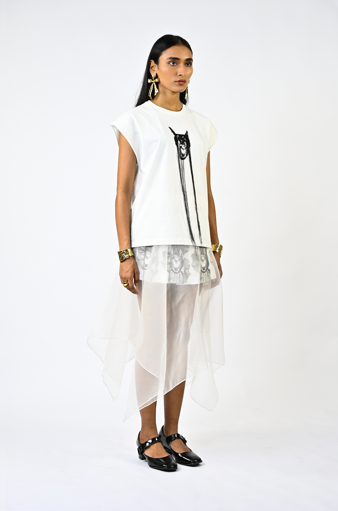 Hand-embroidered canine top with hanging silk threads (Women's) - White