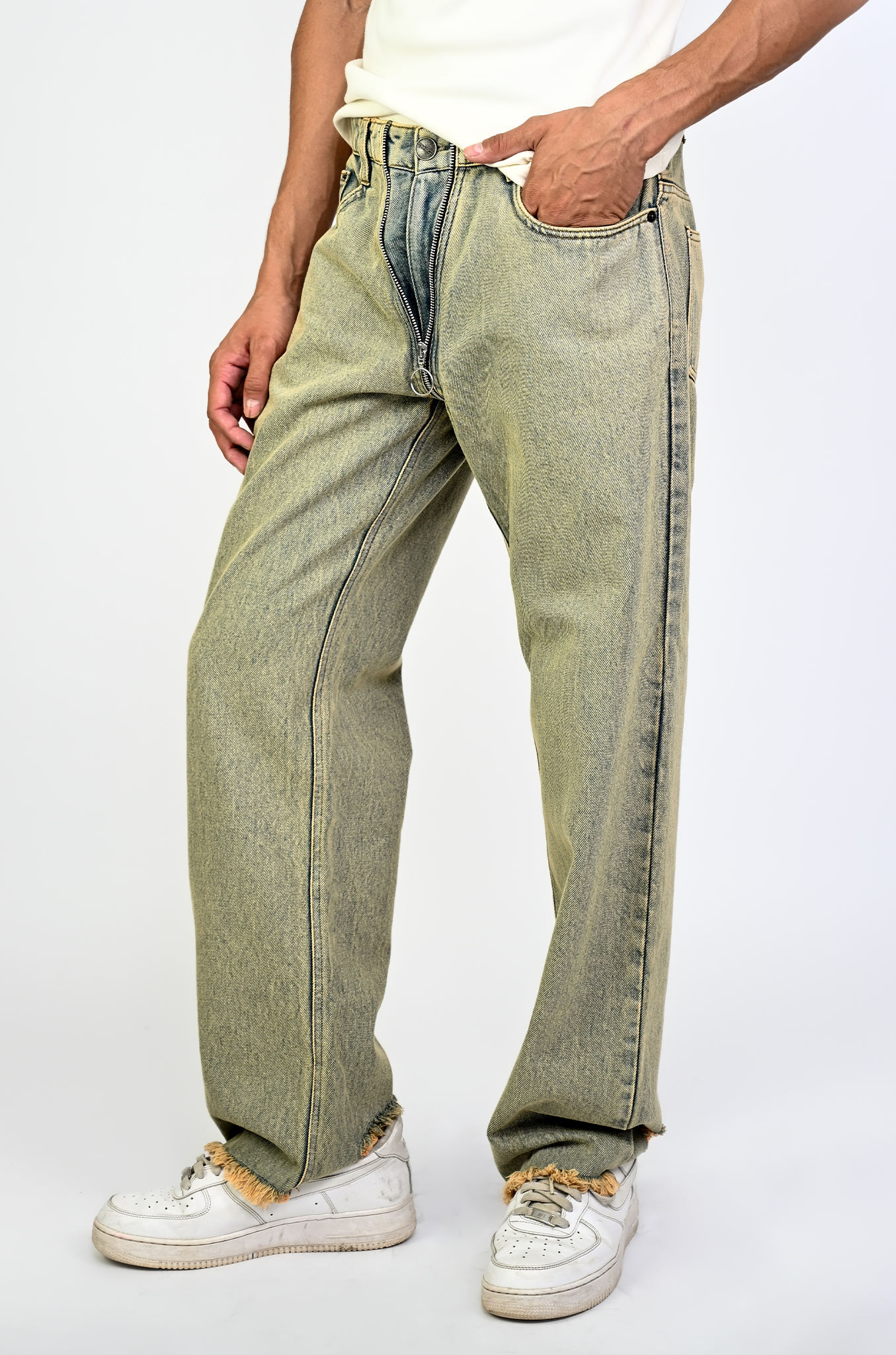 Vintage straight fit denim with zippered detail (Indigo)