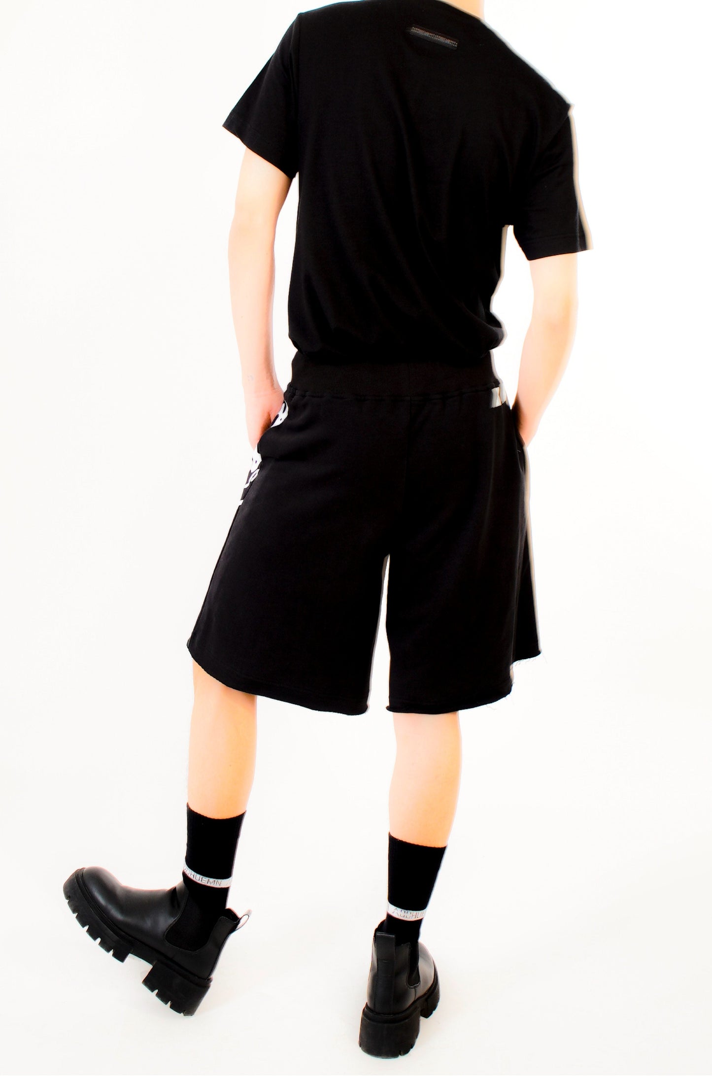 Diversity 1.1 Shorts (Black)