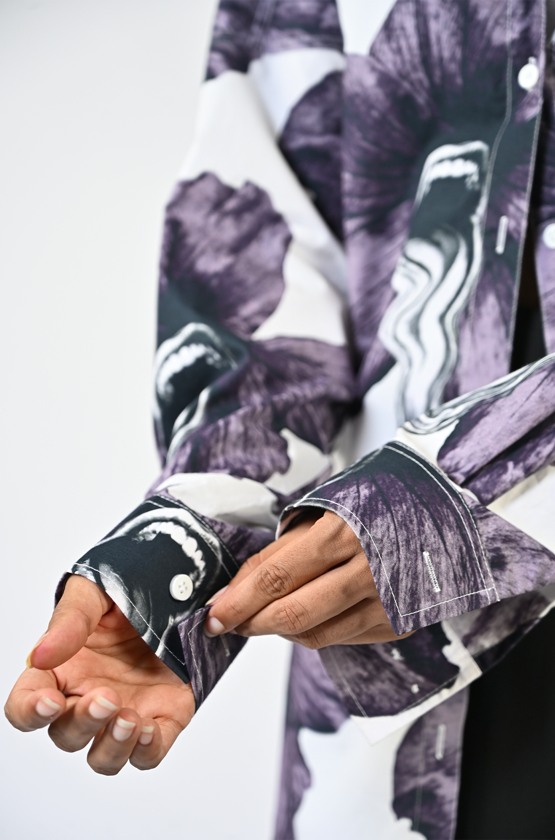 Three way tongue-printed shirt