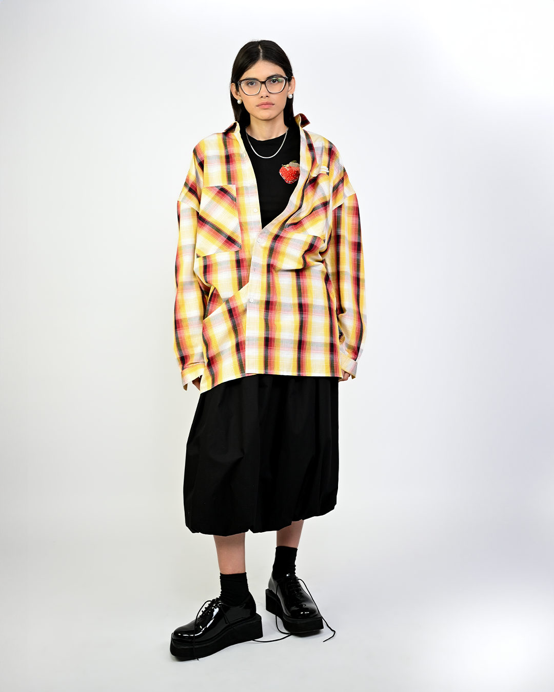 Embroidered Fitted T-shirt (Black)