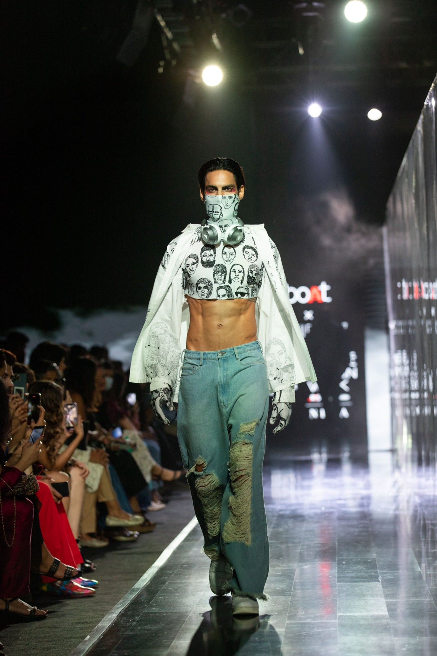 Light Distressed Jeans