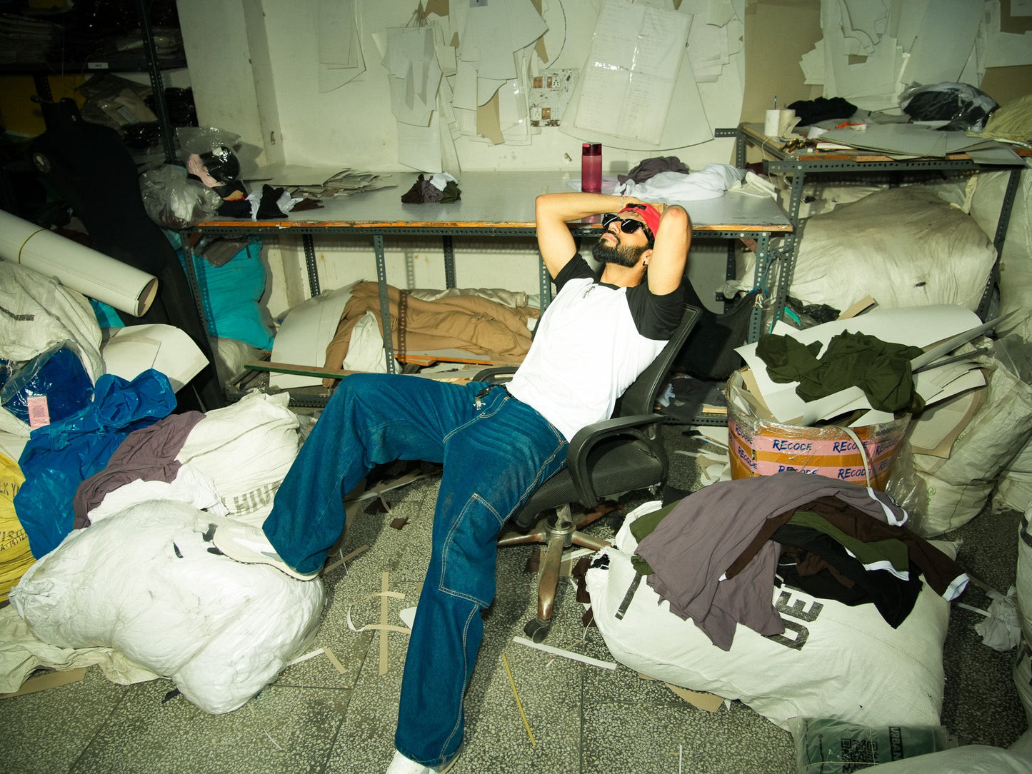 Reverse Raglan Slim Fit T-shirt - Black