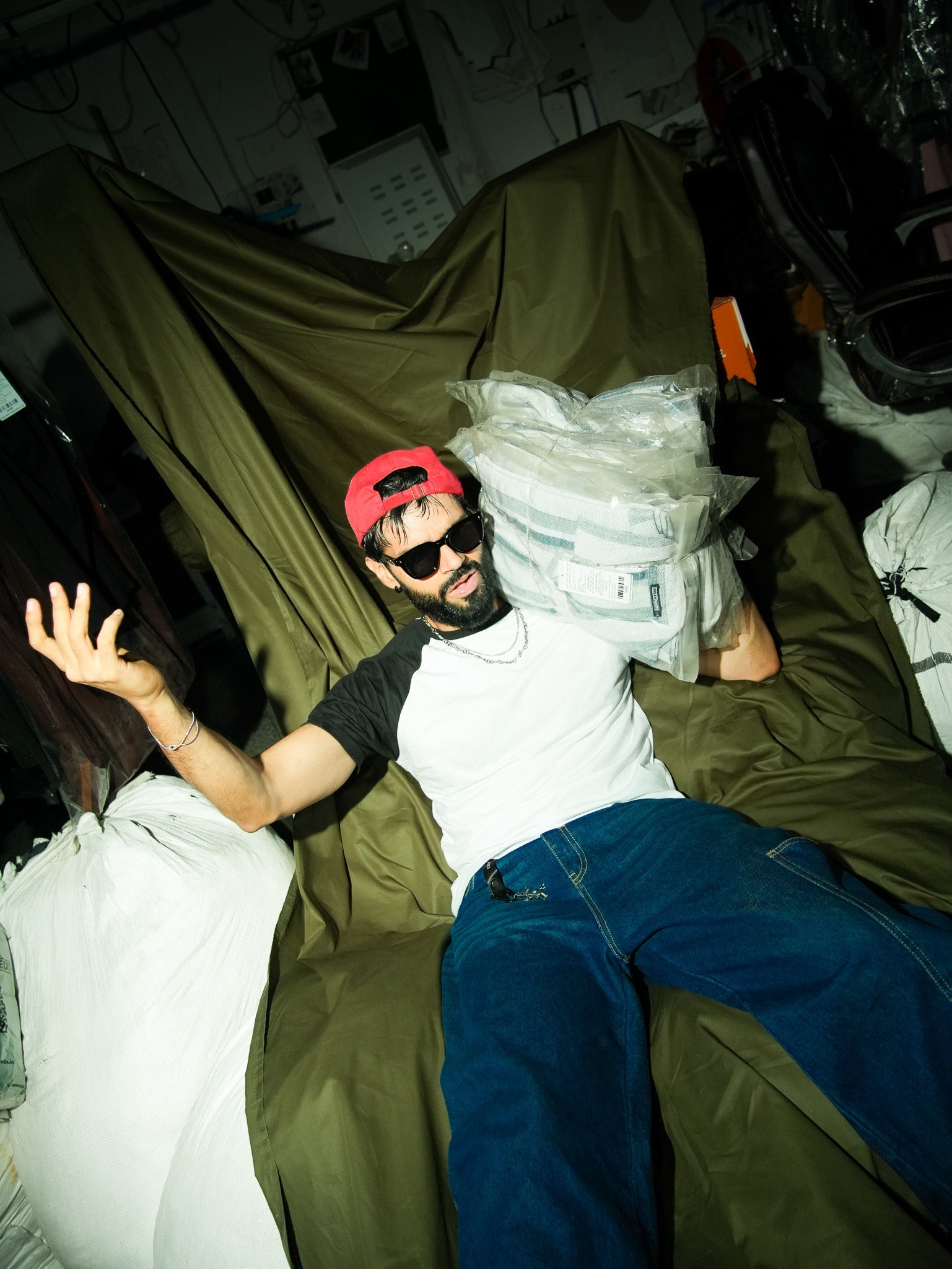 Reverse Raglan Slim Fit T-shirt - Black