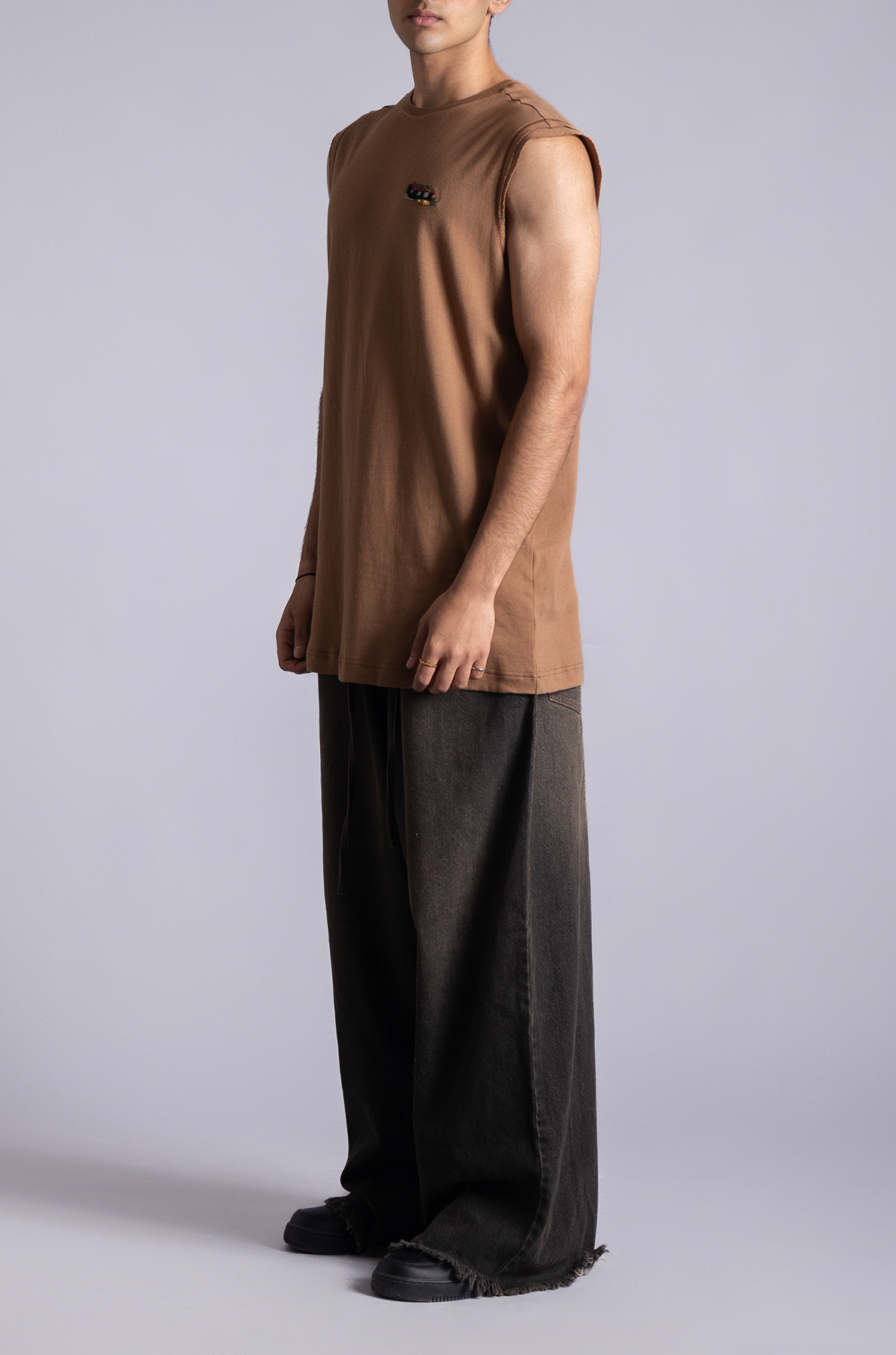 'The Ranch' Sleeveless T-shirt (Toffee)